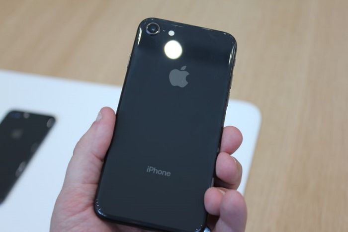 Giá của iPhone 8 bị ảnh hưởng bởi những yếu tố nào đang là thắc mắc của nhiều người hiện nay.