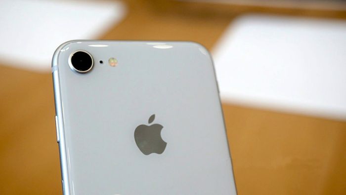 Ưu điểm lớn nhất của iPhone 8 like new đó chính là mức giá rẻ hơn so với điện thoại mới